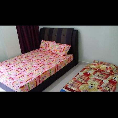 Coral Homestay Pekan Pangkor Exteriör bild